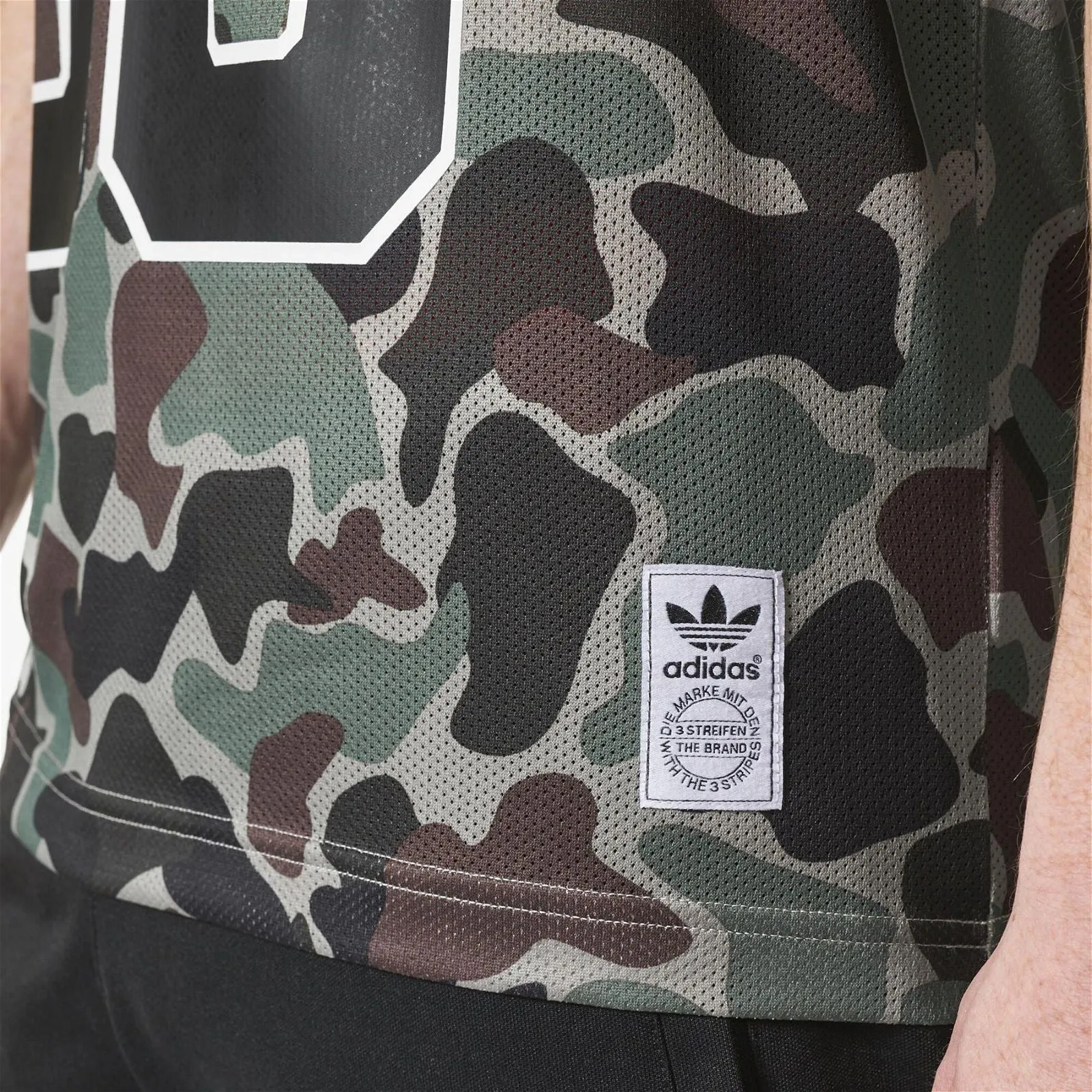 adidas Originals Winter T Shirt - Camo
