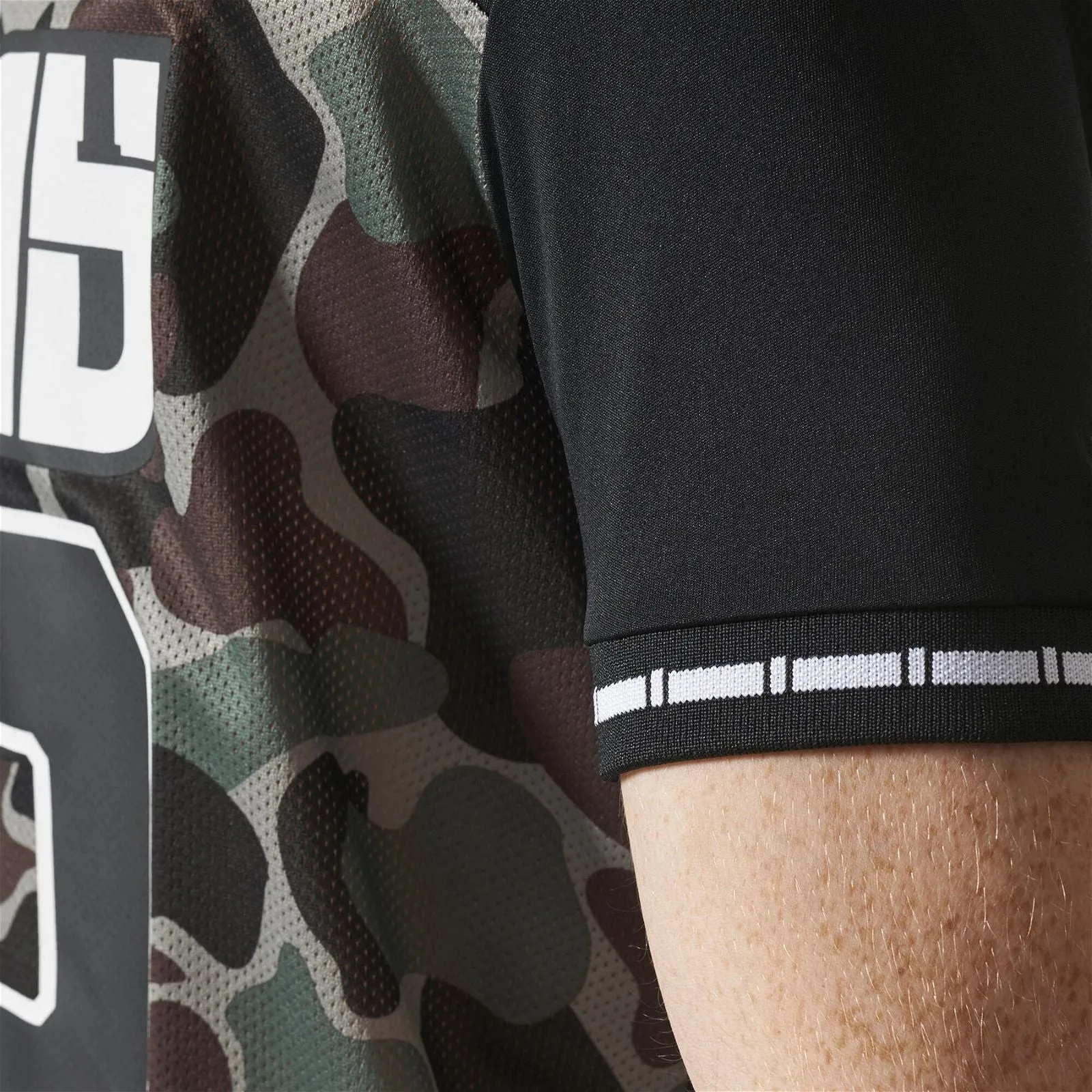 adidas Originals Winter T Shirt - Camo