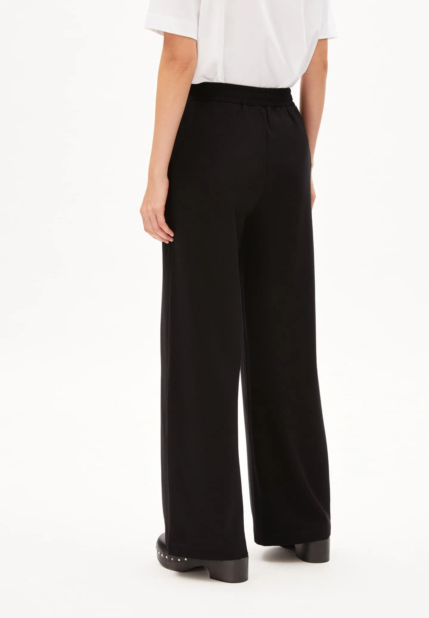 Himaari Pant in Black