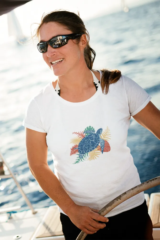 Tropical Sea Turtle Printed Scoop Neck T-shirt for women