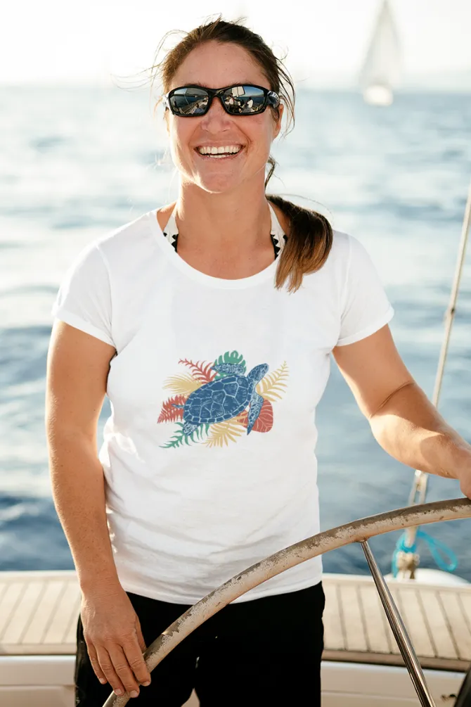 Tropical Sea Turtle Printed Scoop Neck T-shirt for women